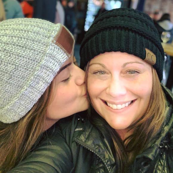 Meet your Posher, Jennifer - Picture 1 of 1